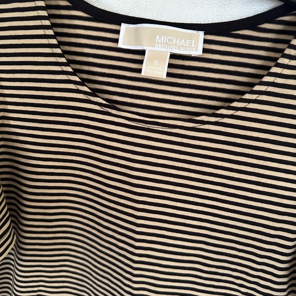 Michael Kors Black and White Sleeveless Cut-Out Blouse - Picture 2 of 7